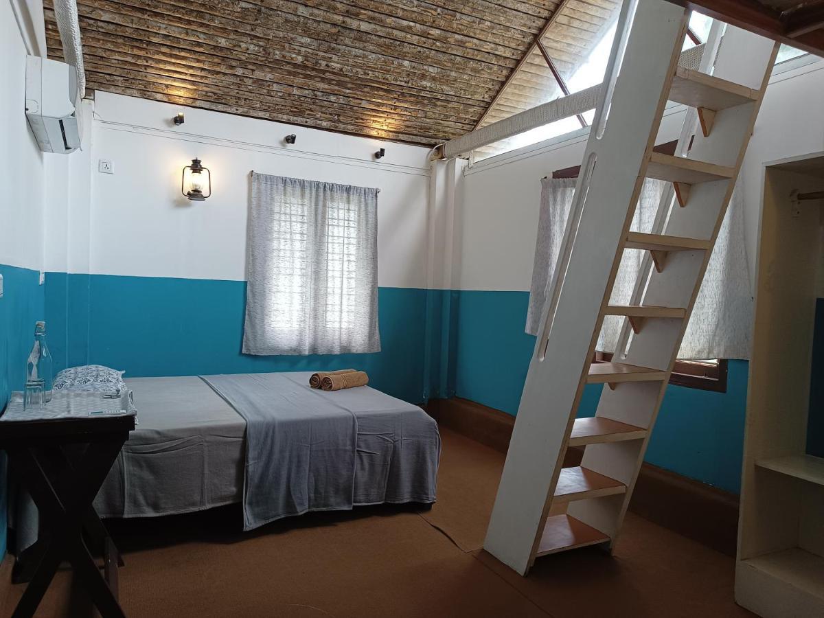 Hostel Calaila Varkala Ngoại thất bức ảnh